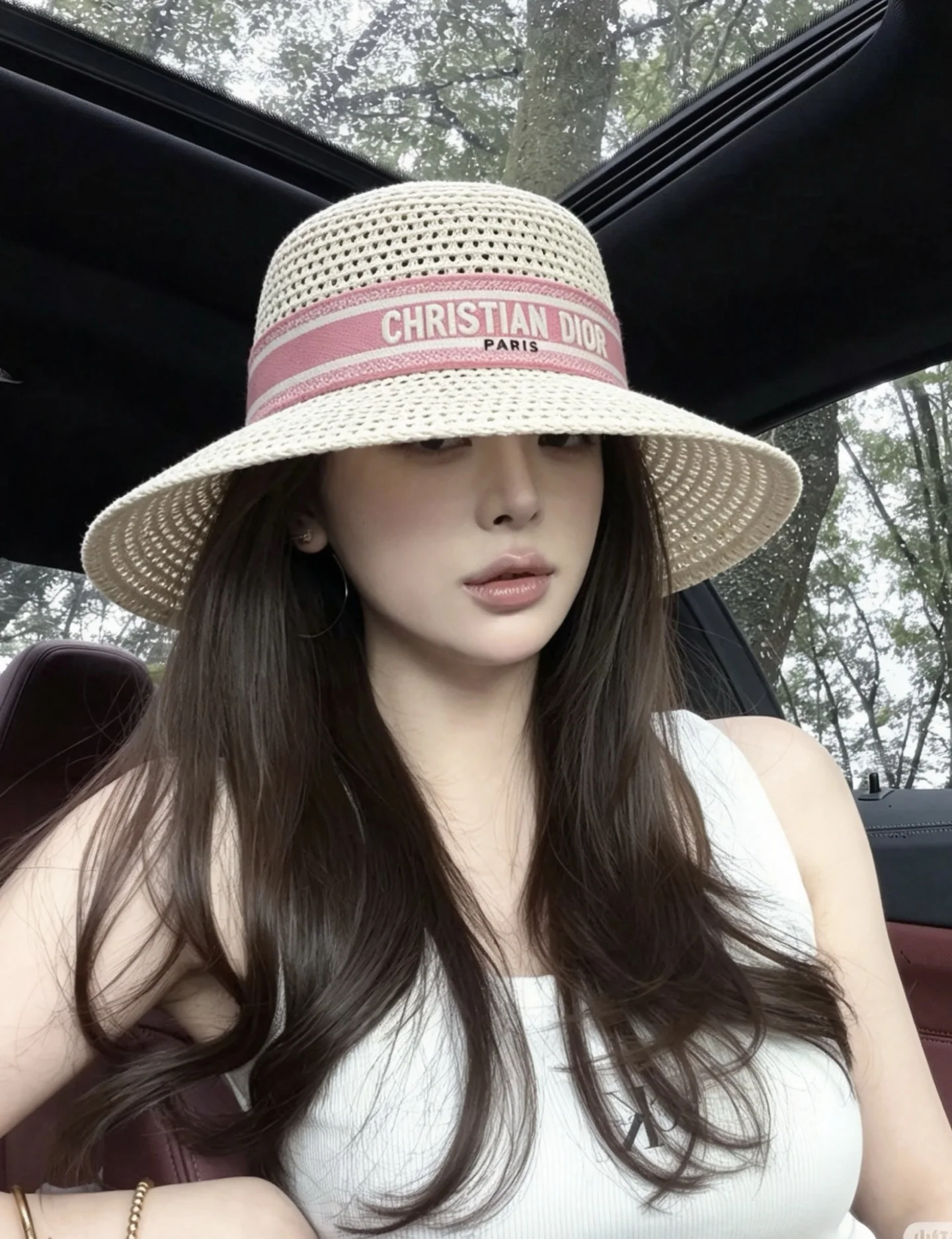 디올 자수 로고 밀짚 모자 상세 이미지 1