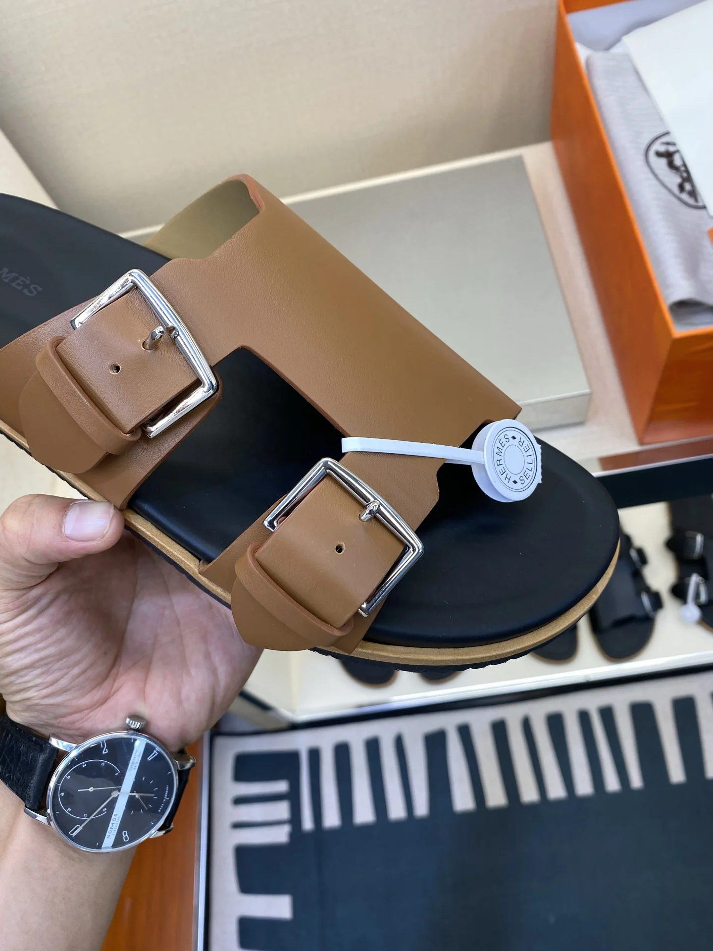 에르메스 샌들 남성 가죽 더블 버클 상세 이미지 6