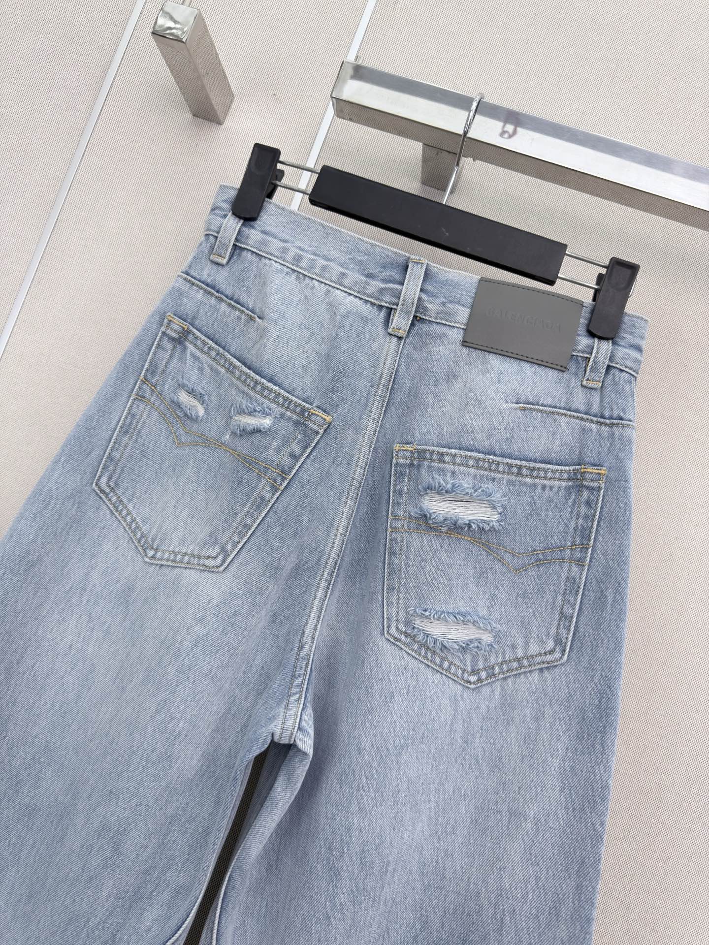 발렌시아가 커브드 와이드 데님 바지 상세 이미지 7