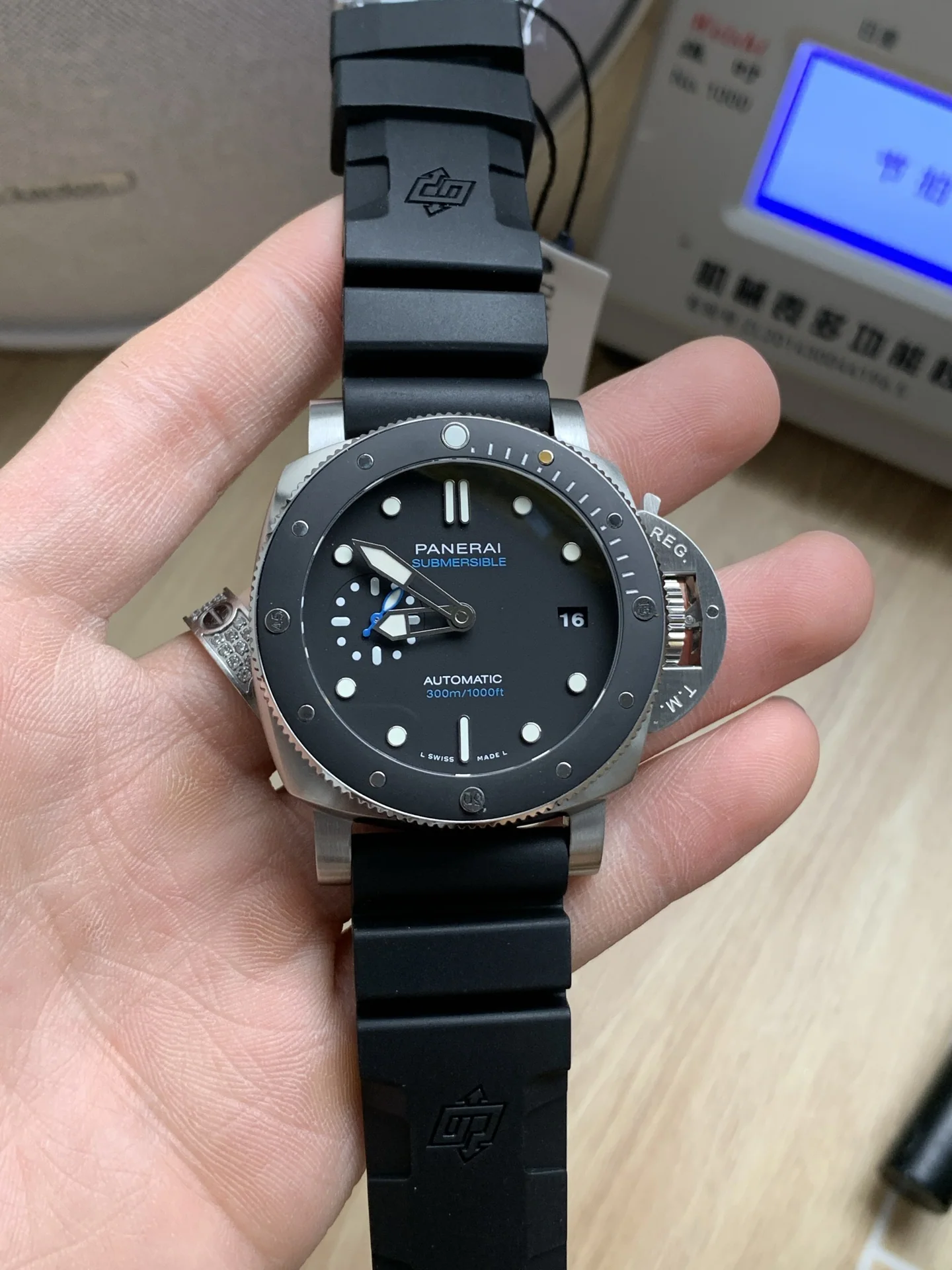 파네라이 PAM683 세라믹 시계 상세 이미지 1