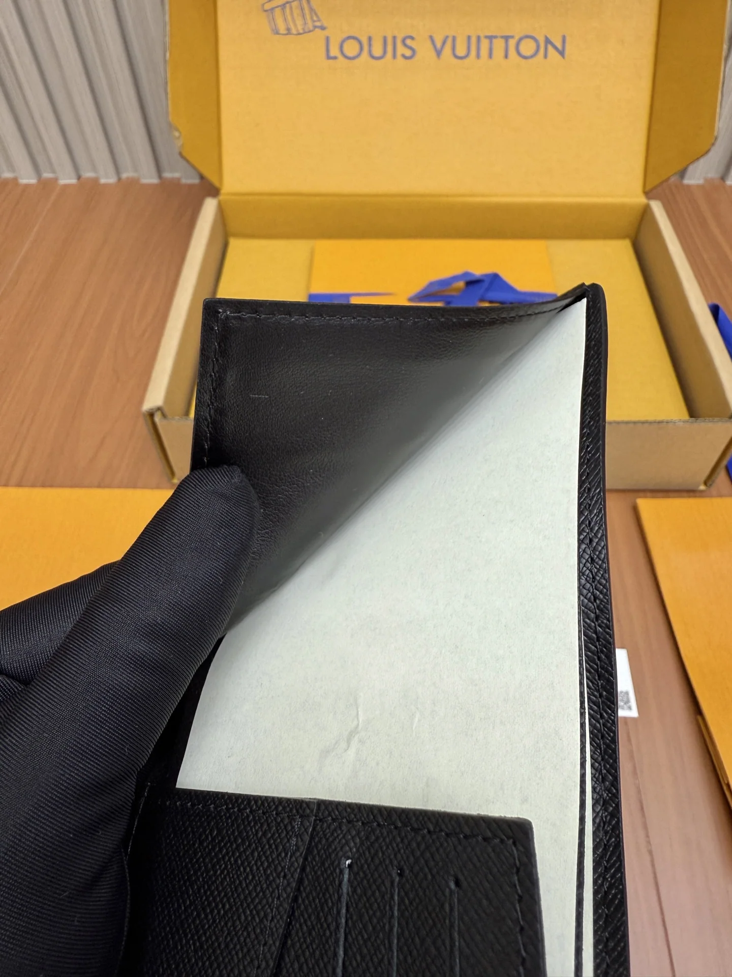 루이비통 올 스틸 지갑 상세 이미지 5