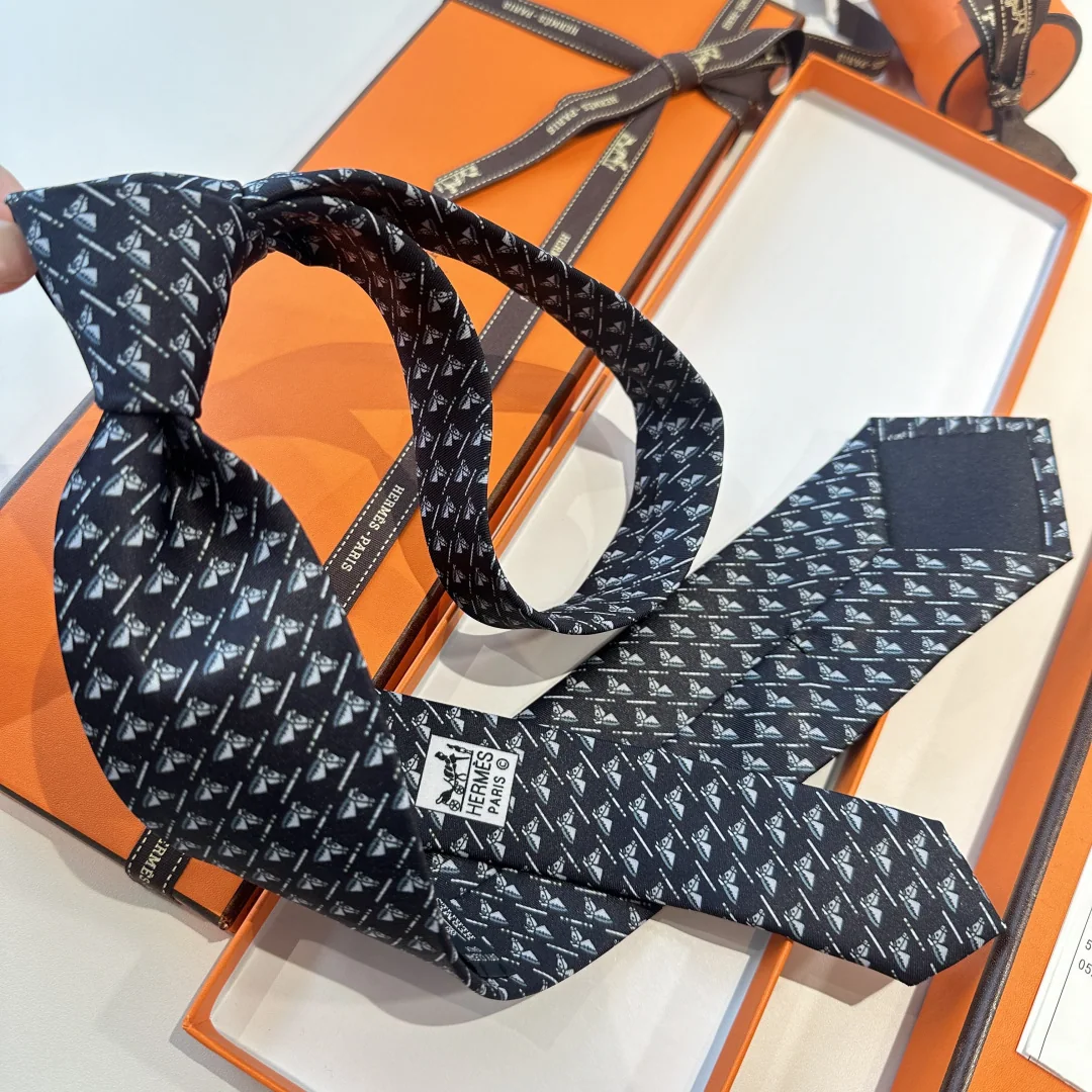 에르메스 승마 모티브 프린트 넥타이 상세 이미지 9