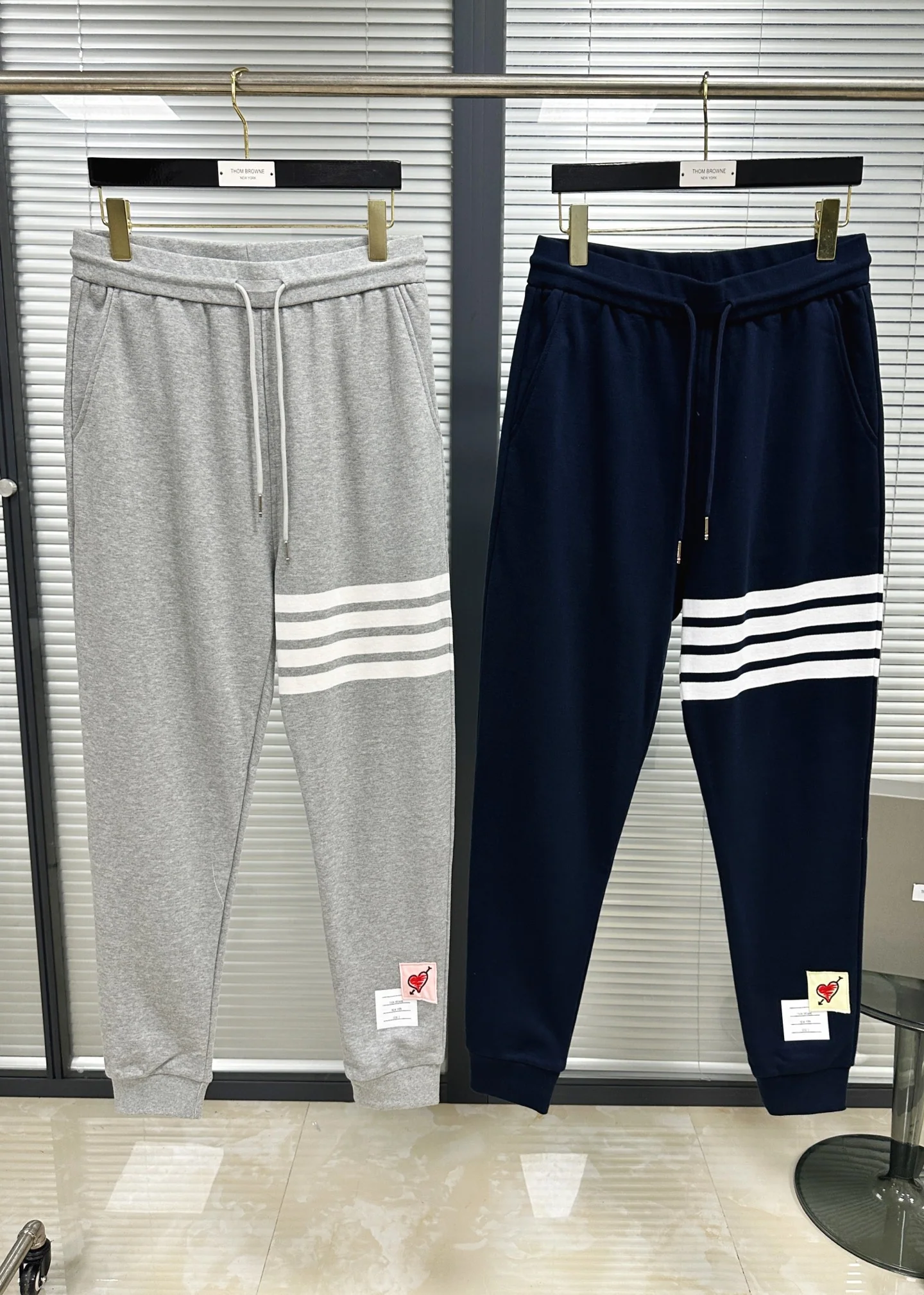 톰브라운 네이비 블루 그레이 브라운 남성 바지 레플리카 46692 Thom Browne 상세 이미지 2