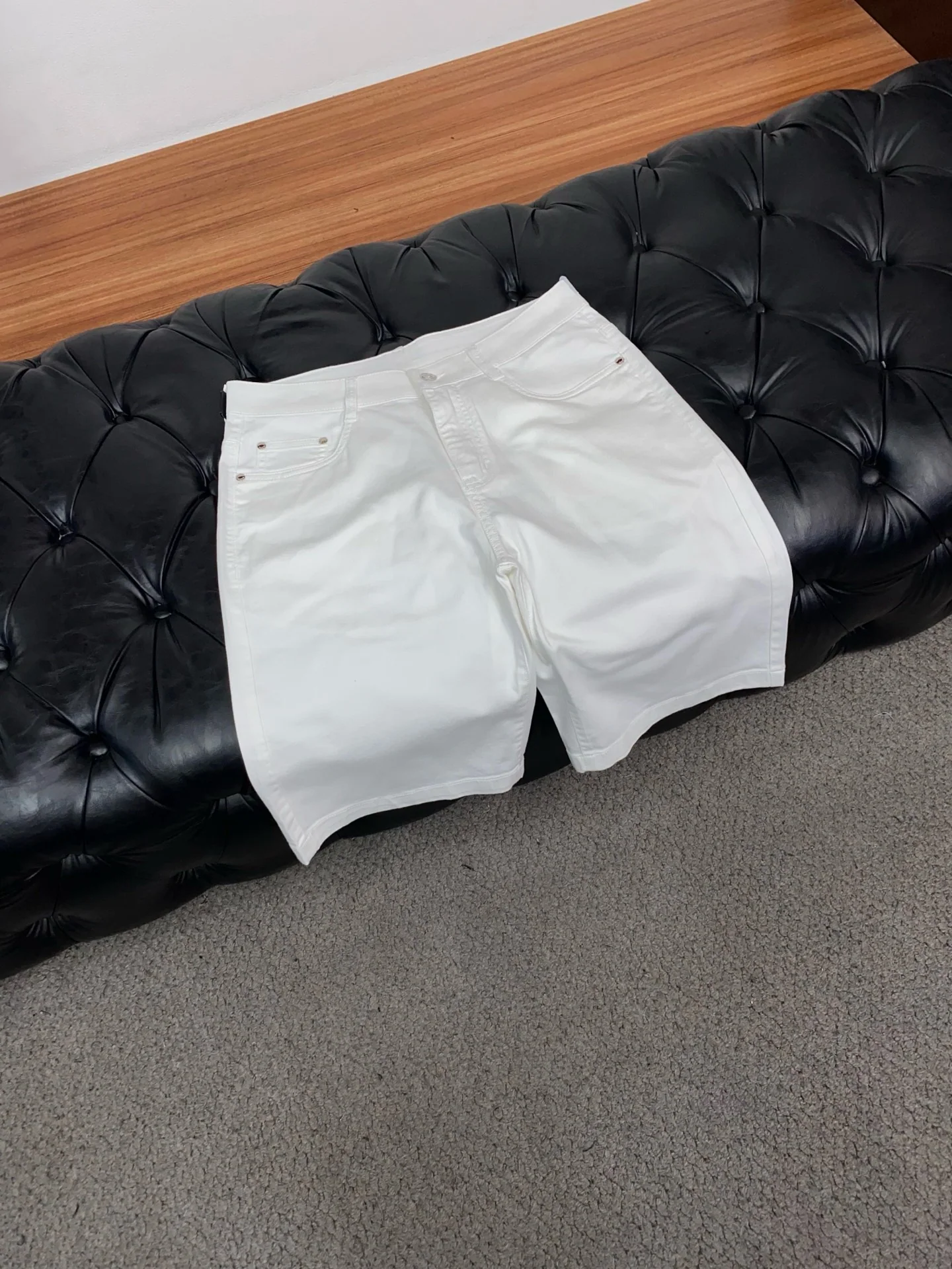 프라다 뉴 데님 슬림핏 남성 반바지 상세 이미지 6