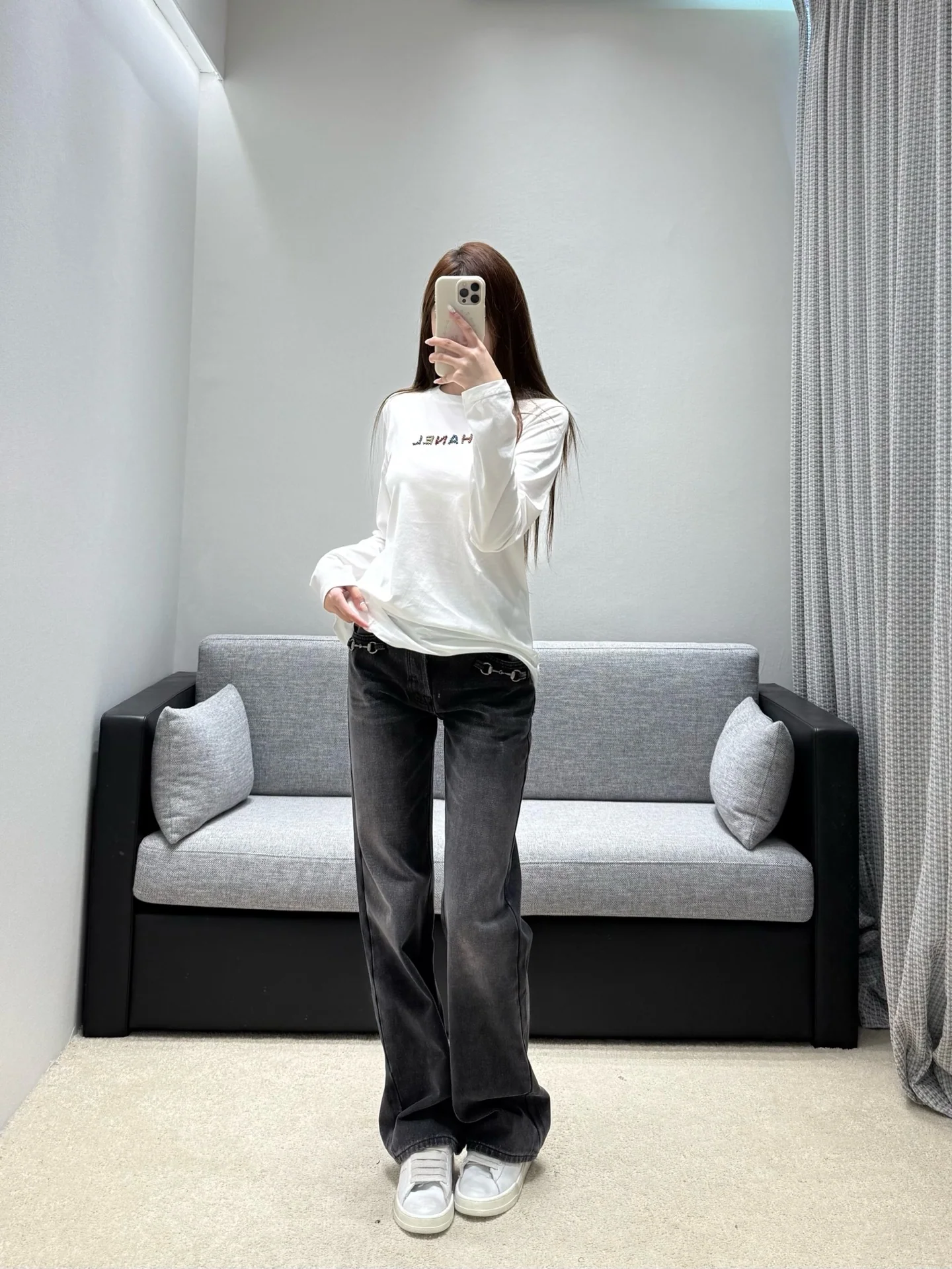 샤넬 컬러풀 라인스톤 로고 여성 긴팔 티셔츠 상세 이미지 6