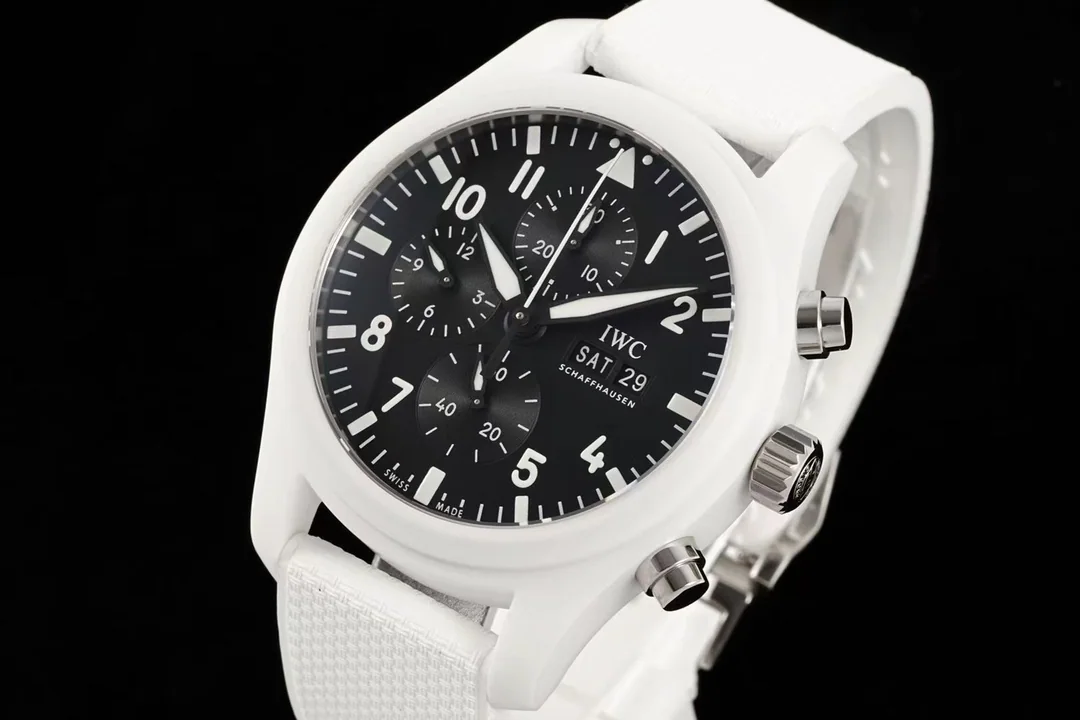 IWC 파일럿 탑건 레이크 타호 화이트 세라믹 시계 상세 이미지 3