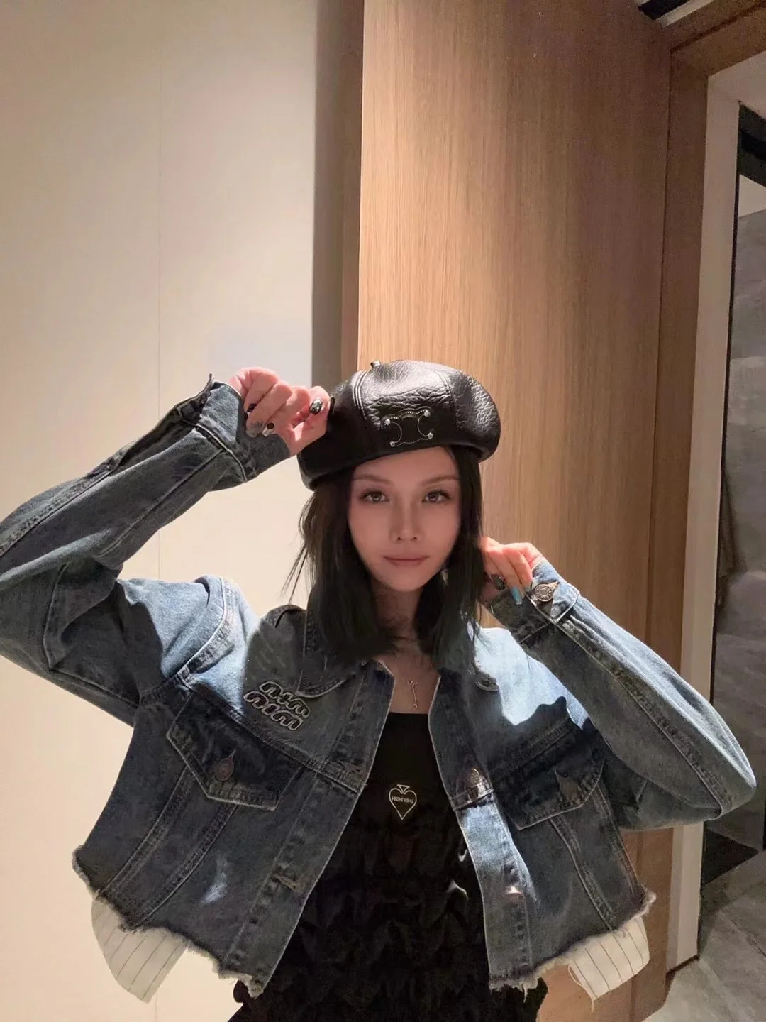 셀린느 가죽 베레모 모자 상세 이미지 1