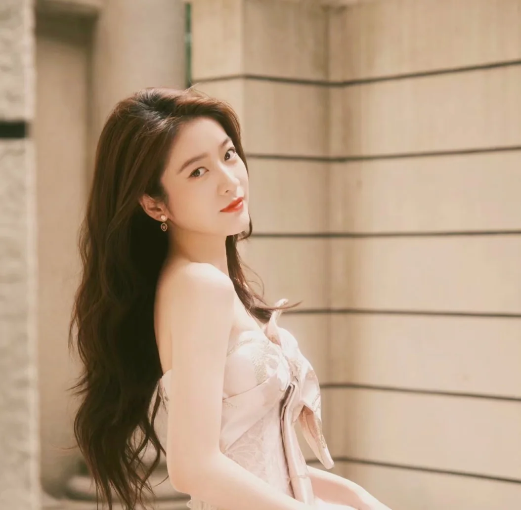 부쉐론 티어드롭 로즈 가넷 반지 상세 이미지 3