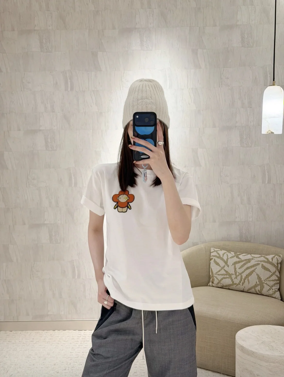 루이비통 칫솔 자수 크루넥 반팔 티셔츠 2026 SS 상세 이미지 9