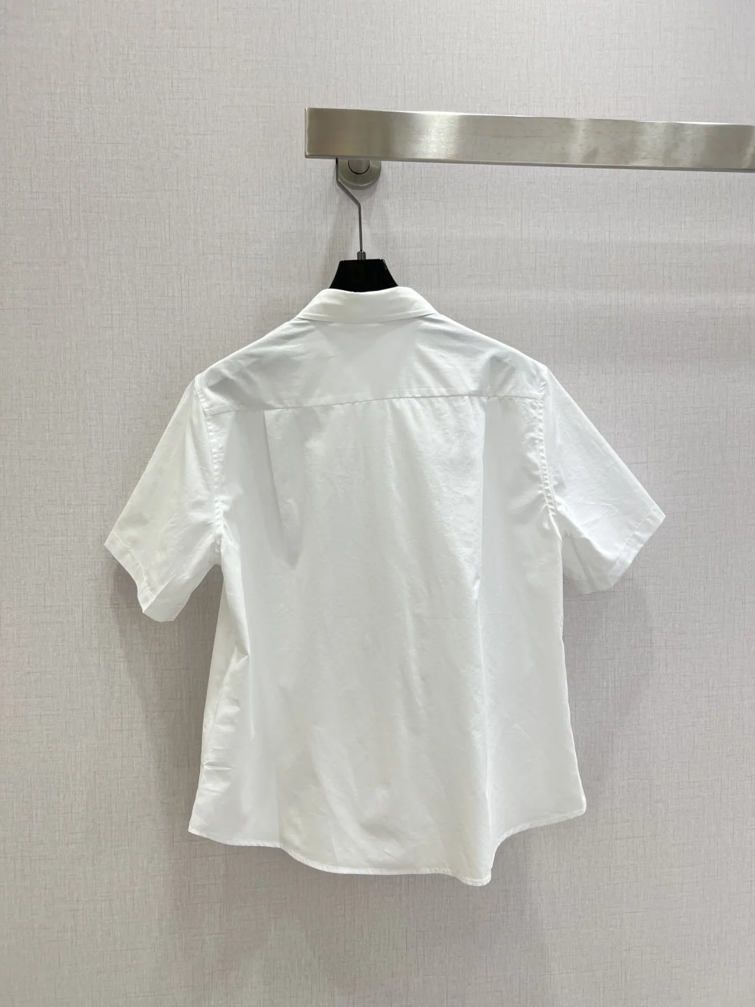 디올 벌 자수 화이트 카라 셔츠 상세 이미지 8