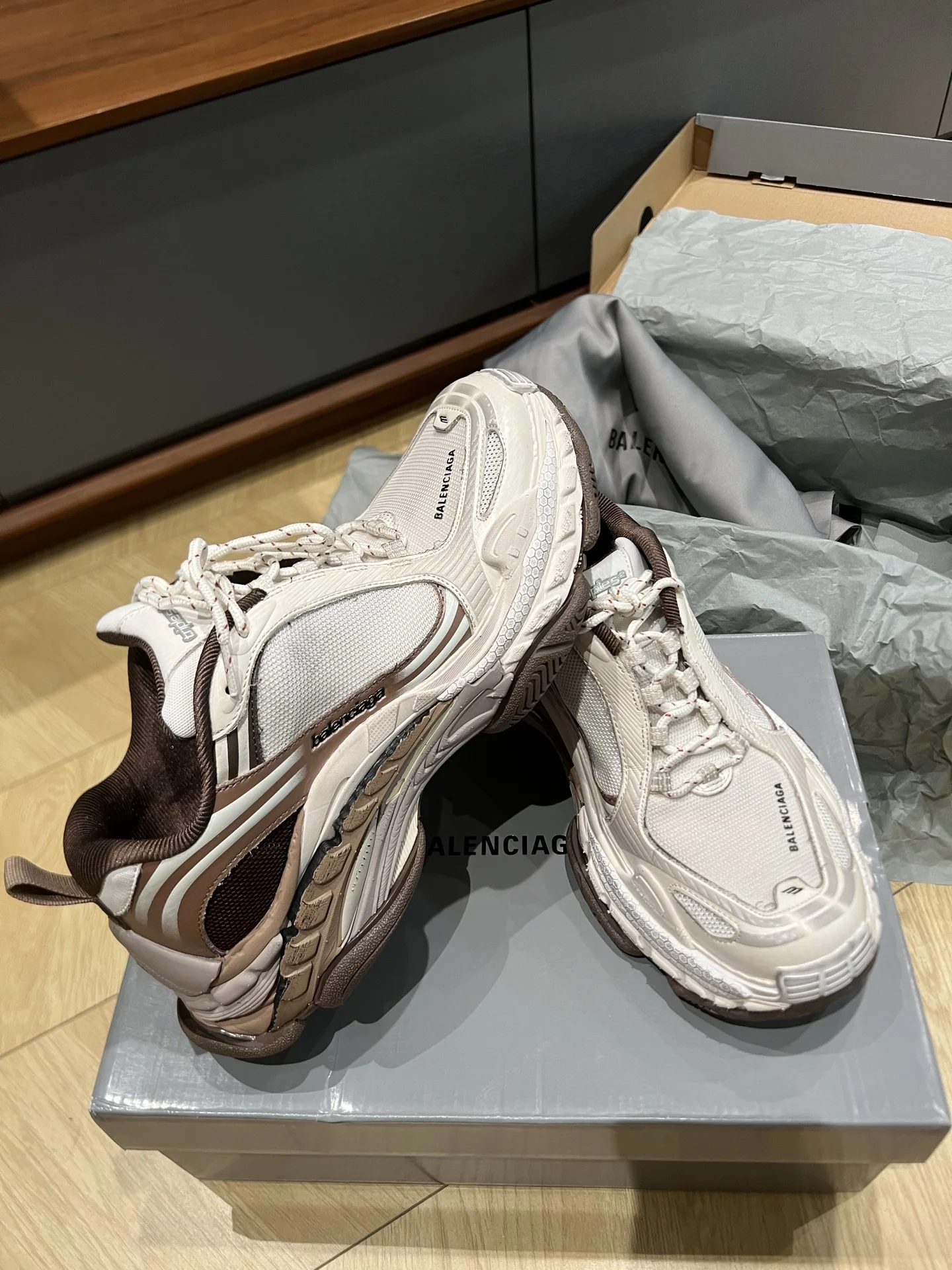 발렌시아가 신발 상세 이미지 6