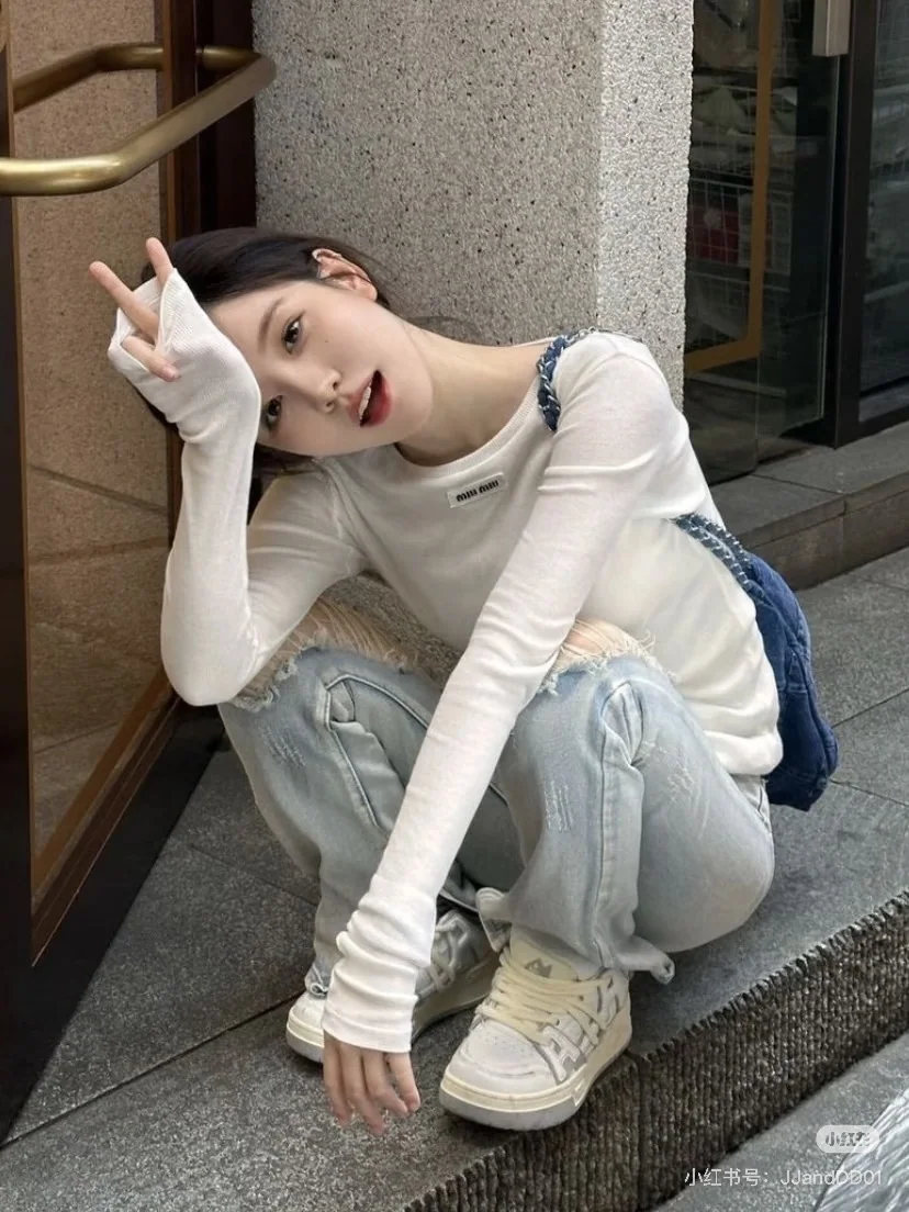 미우미우 여성 긴팔 티셔츠 상세 이미지 9