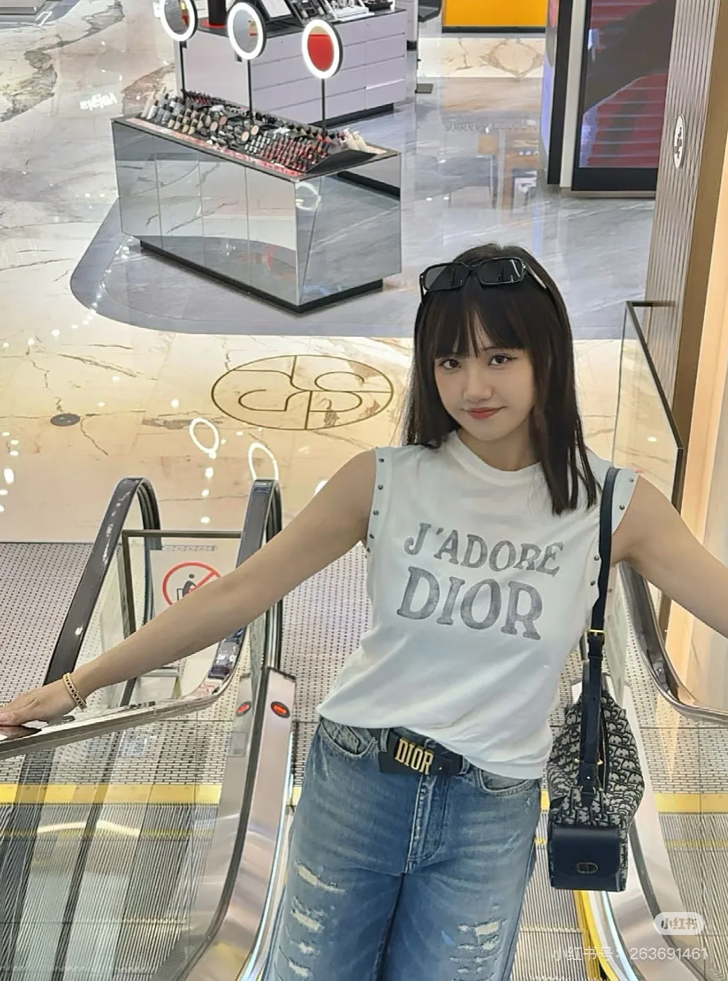 디올 슬로건 프린트 여성 반팔 티셔츠 2025 FW 상세 이미지 5