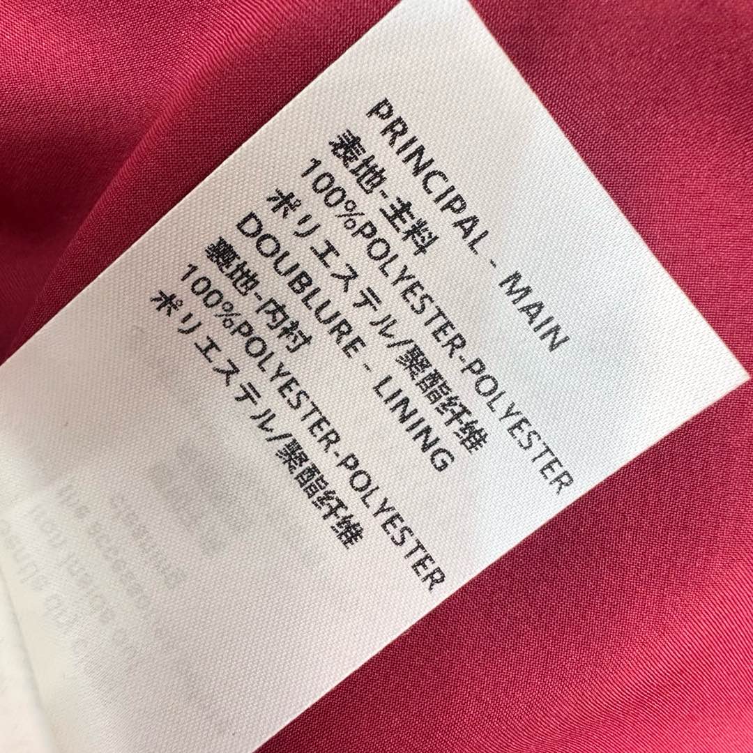 루이비통 엠보싱 2 WAY 로고 지퍼 여성 원피스 상세 이미지 9