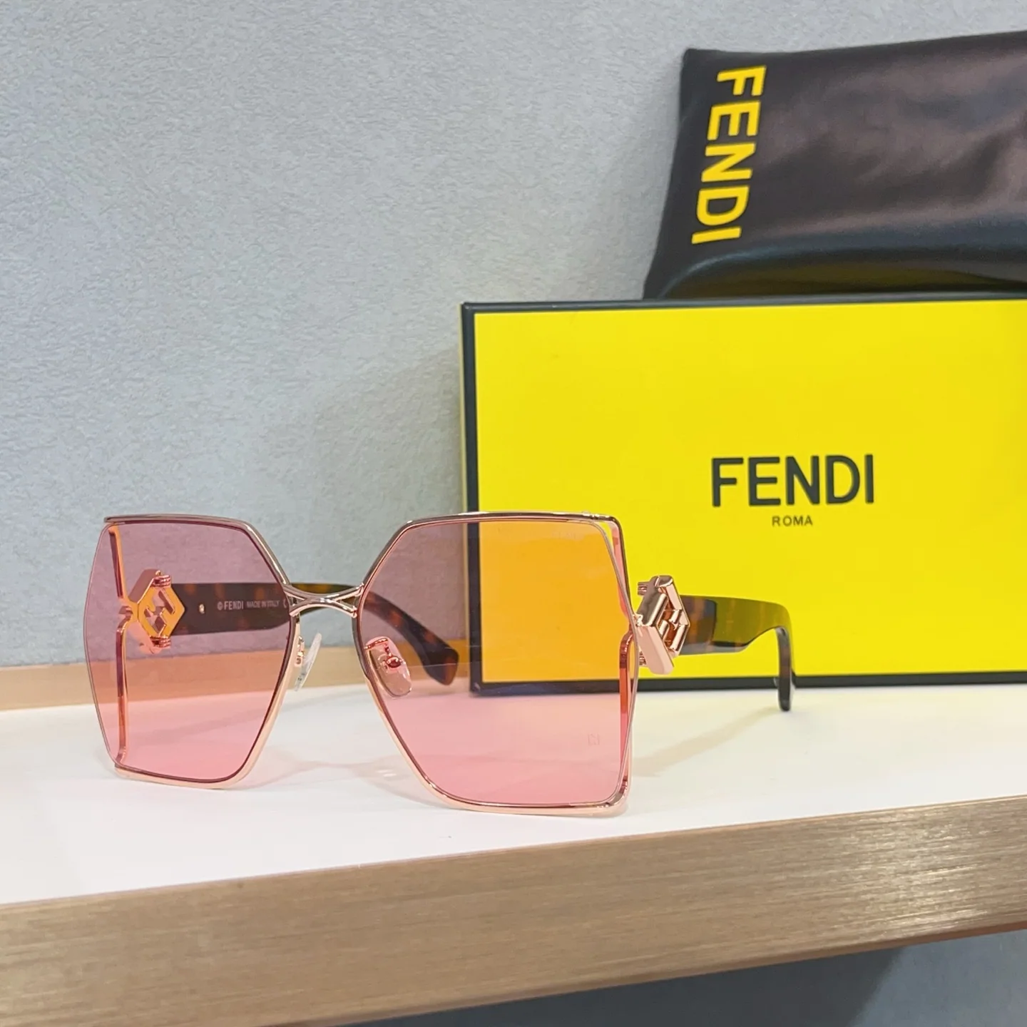 펜디 선글라스 74249 Fendi Sunglasses 상세 이미지 1