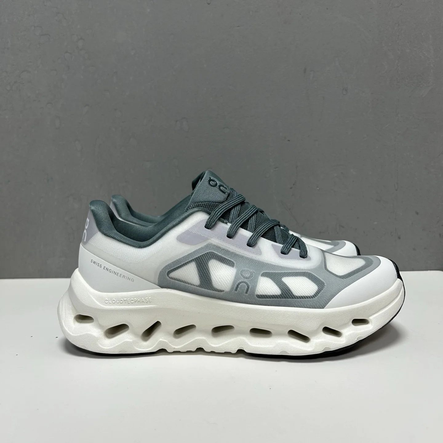 ON 신발 157688 Sneakers