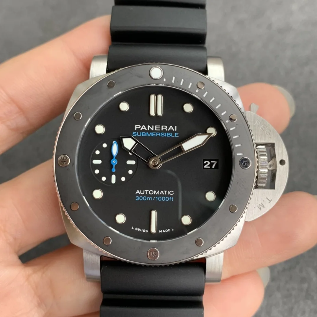 파네라이 PAM683 세라믹 한정판 VS 공장 레플리카 43831 Panerai