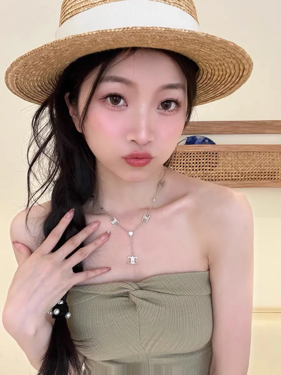 셀린느개선문 Y자형 목걸이 상세 이미지 2