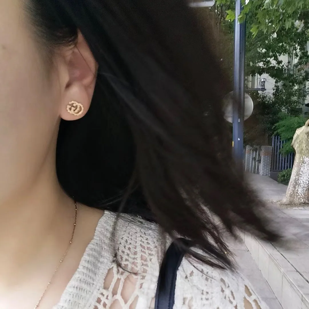 구찌 더블 G 골드 스터드 귀걸이 상세 이미지 2