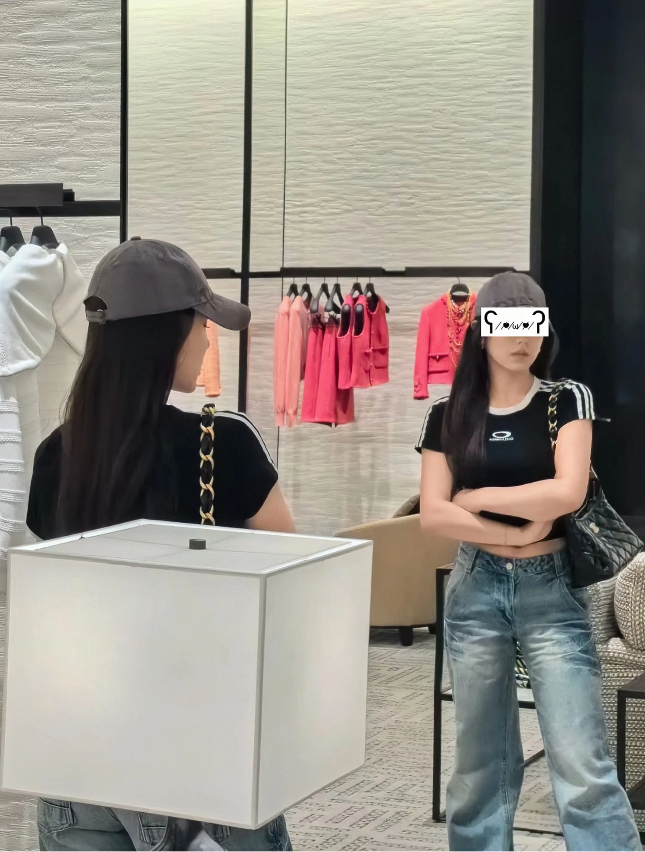 샤넬 미디움 블랙 숄더백 상세 이미지 3