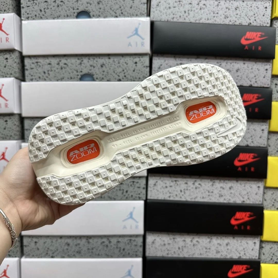나이키 [M] 보메로 프리미엄 IQ4035-100 201652 Nike Vomero Premium Sail Coconut Milk 상세 이미지 9