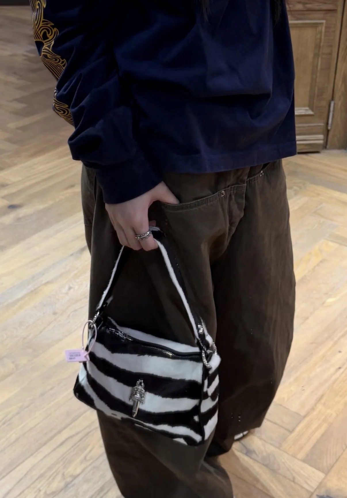 크롬하츠 블랙 제브라 가방 상세 이미지 8