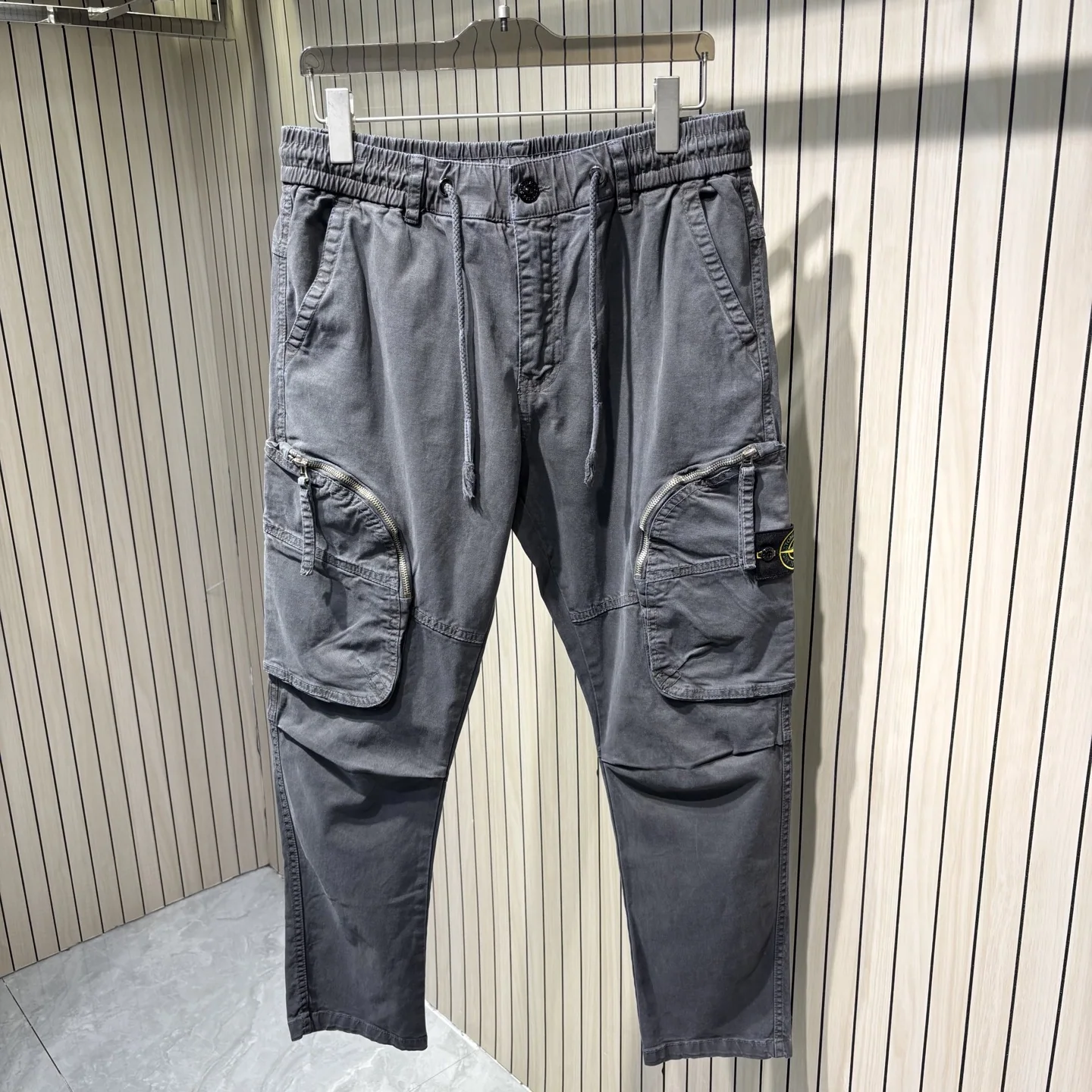 스톤아일랜드 지퍼 포켓 카고 바지 상세 이미지 6