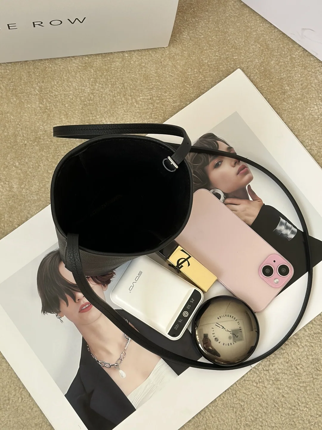 더로우 파크 크로스바디 버킷백 상세 이미지 9