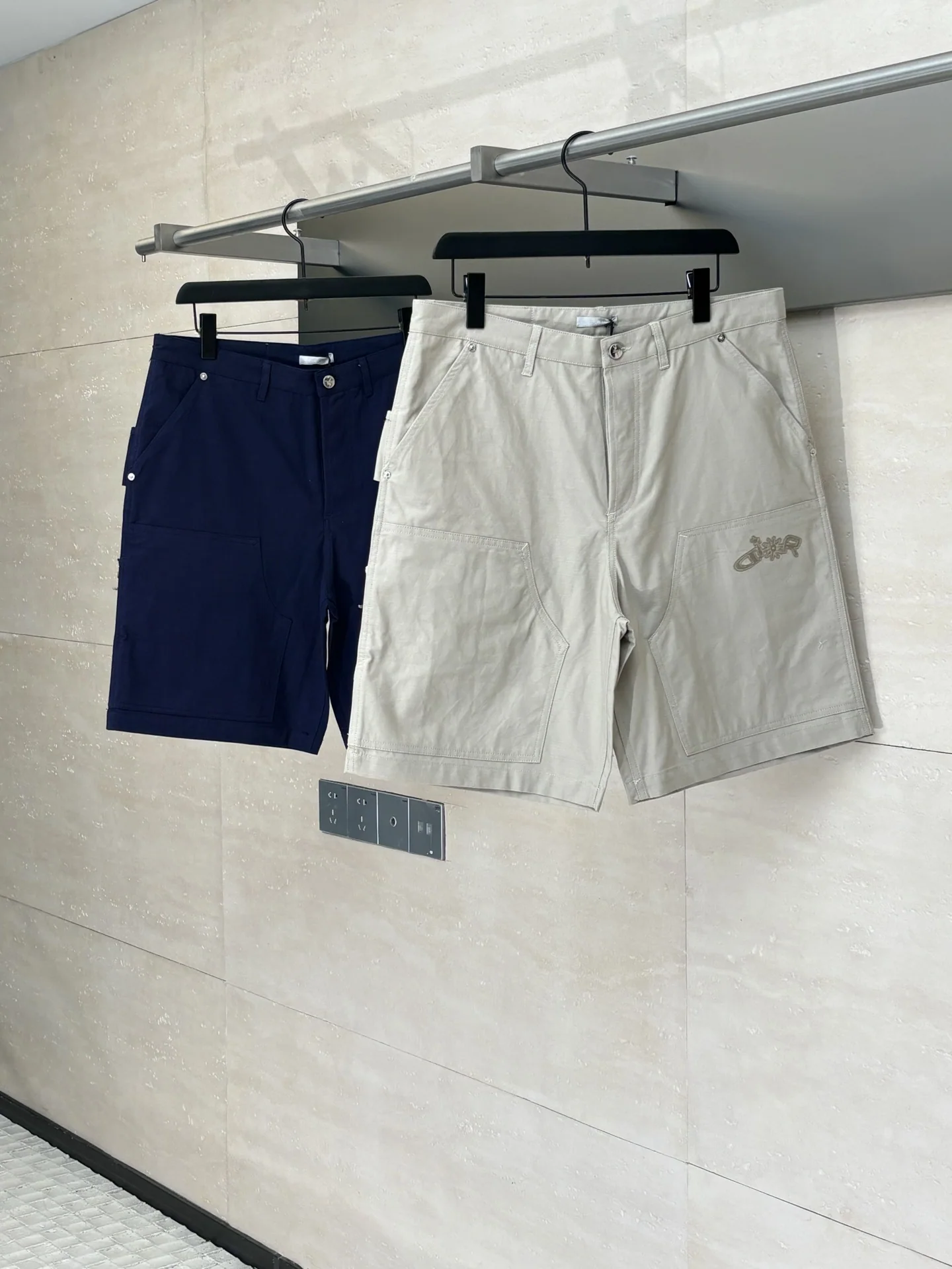 디올 남여공용 반바지 68857 Dior Shorts 상세 이미지 3