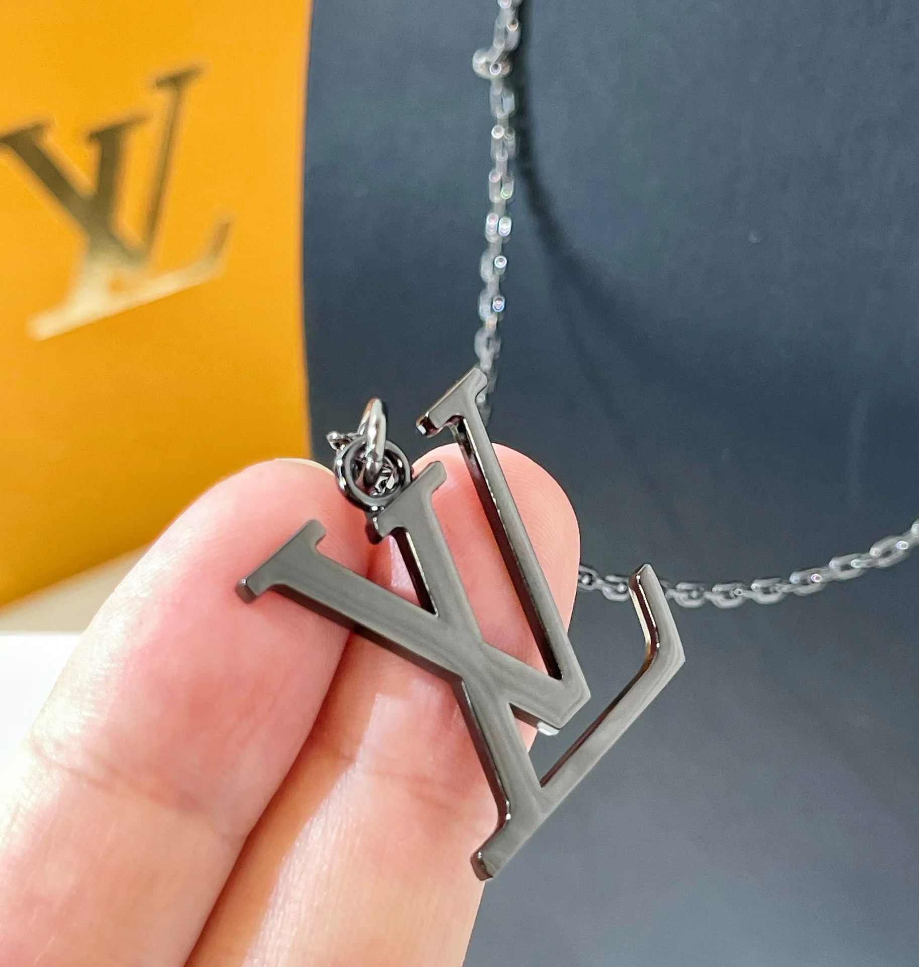 루이비통 LV 키 장식 목걸이 상세 이미지 8