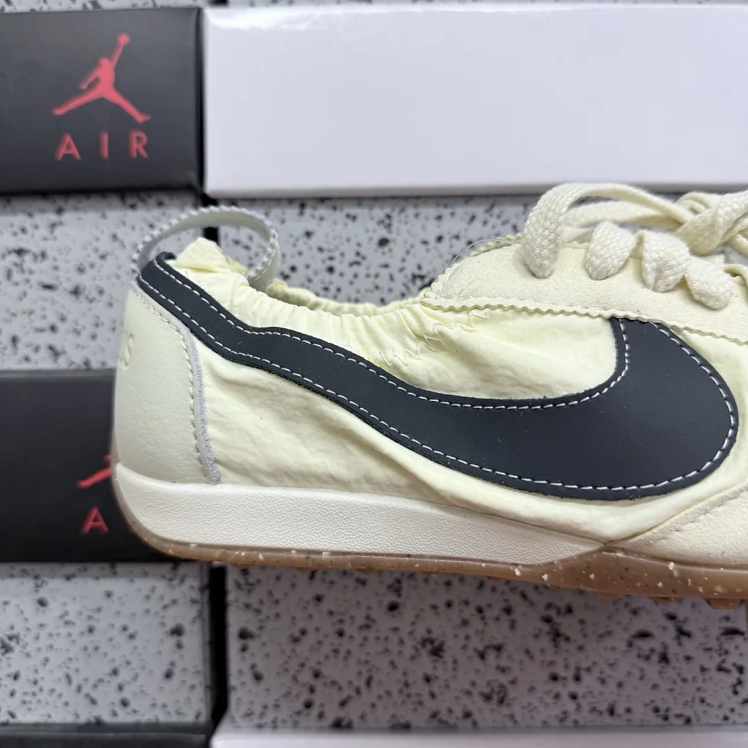 나이키 [GOD] HV8547-700 201598 Nike Moon Shoe SP Jacquemus Alabaster 상세 이미지 2