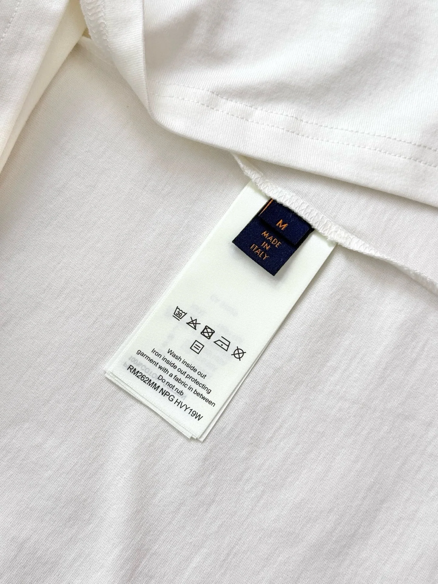 루이비통 LV 자수 크루넥 반팔 티셔츠 상세 이미지 9