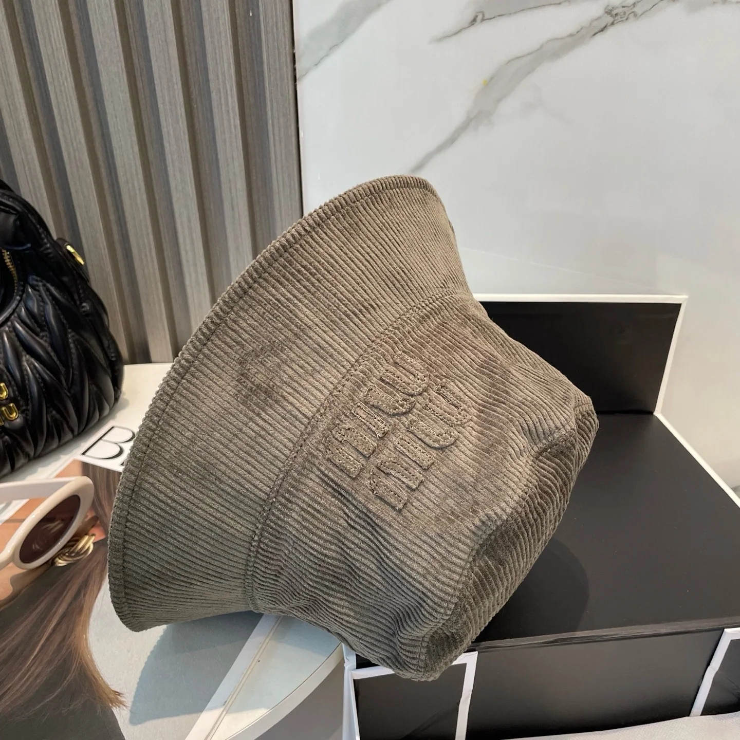 미우미우 모자 81327 Miu Miu Cap 상세 이미지 7