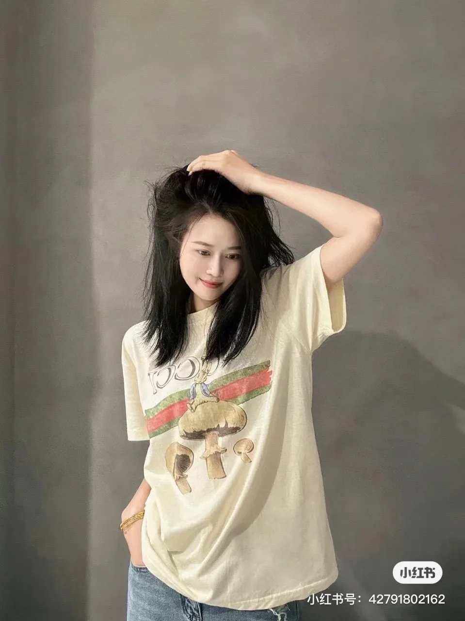 구찌 피터래빗 버섯 프린트 반팔 티셔츠 상세 이미지 1