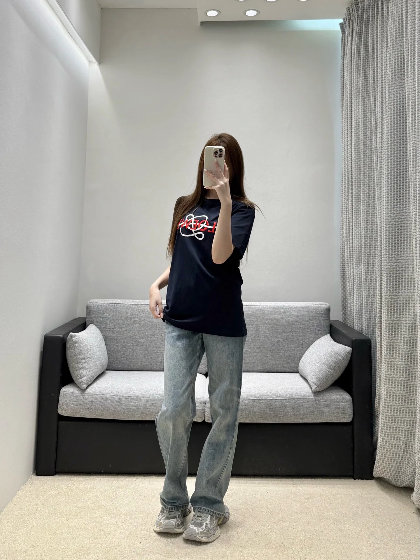 로에베 자수 로고 코튼 여성 반팔 티셔츠 상세 이미지 4