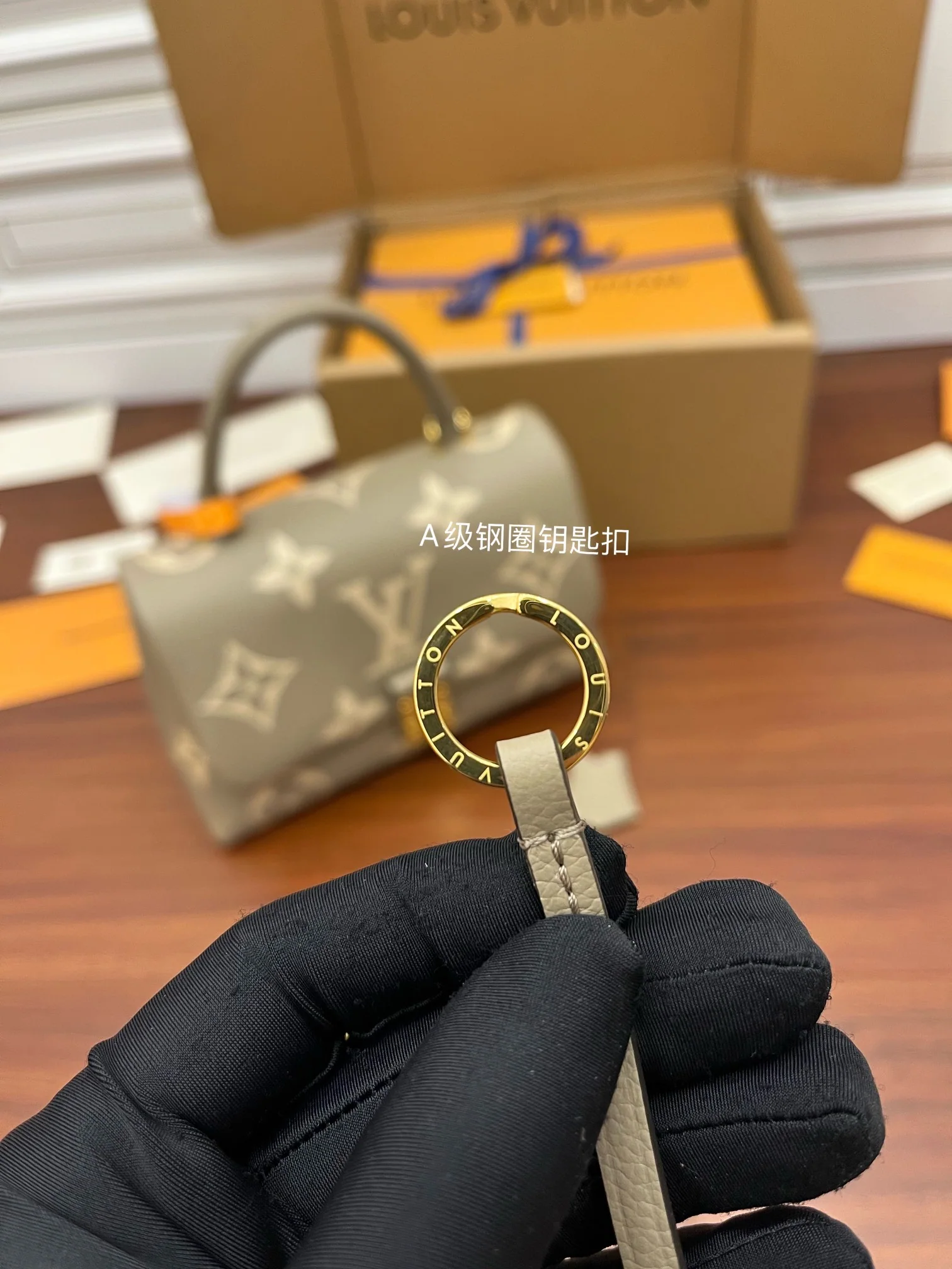 루이비통 M46041 가죽 가방 상세 이미지 6