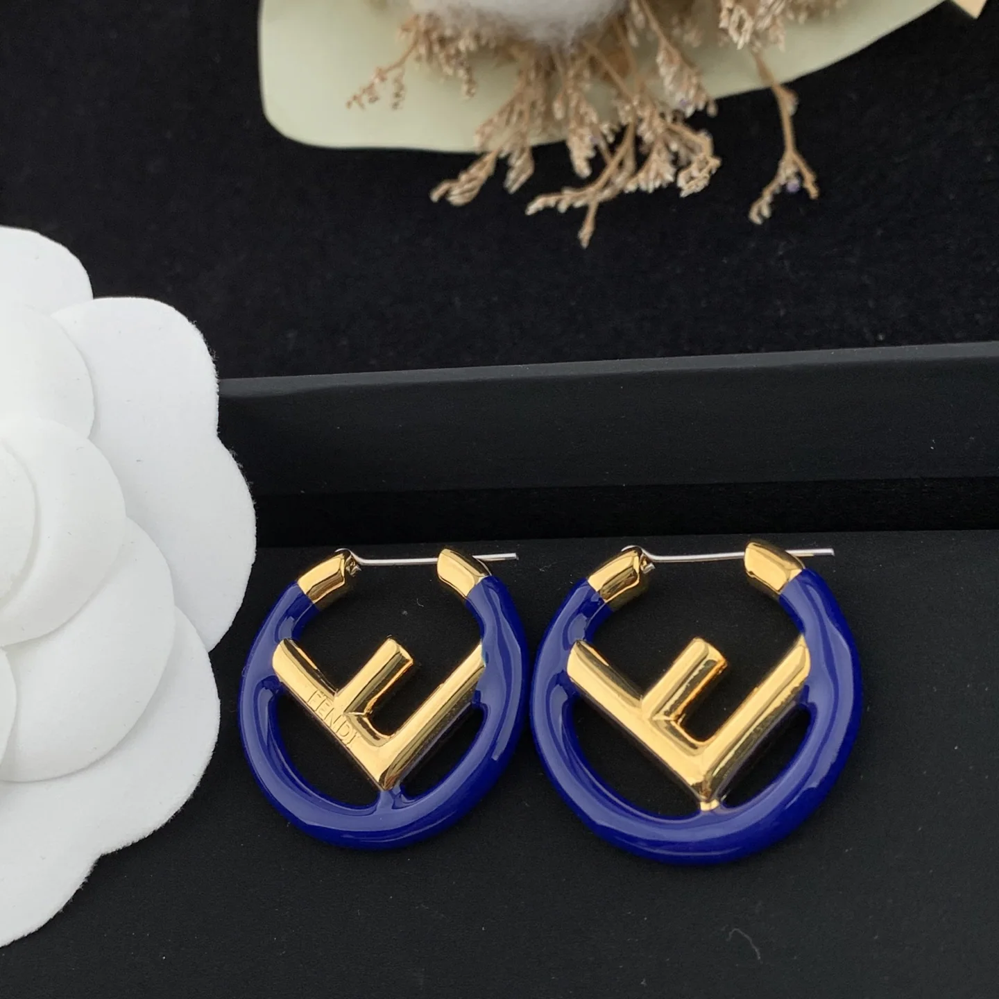 펜디 드립 프린트 레터 컷아웃 귀걸이 상세 이미지 9