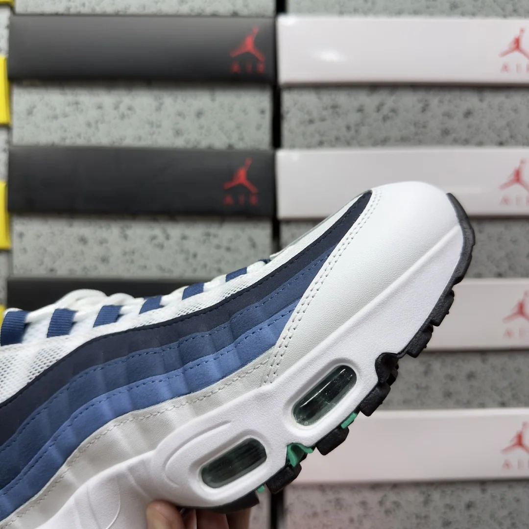 나이키 [KZ2.0] 에어 맥스 95 IH7855-100 201799 Nike Air Max 95 Big Bubble Slate 상세 이미지 2