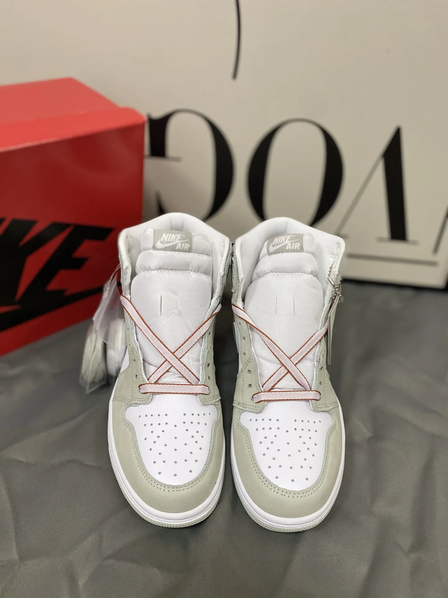 나이키조던 Air Jordan 1 Retro High OG 스니커즈 상세 이미지 3