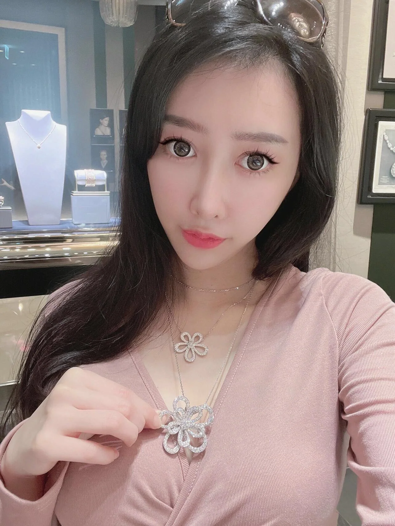 반클리프앤아펠 플라워 레이스 925 실버 목걸이 상세 이미지 2
