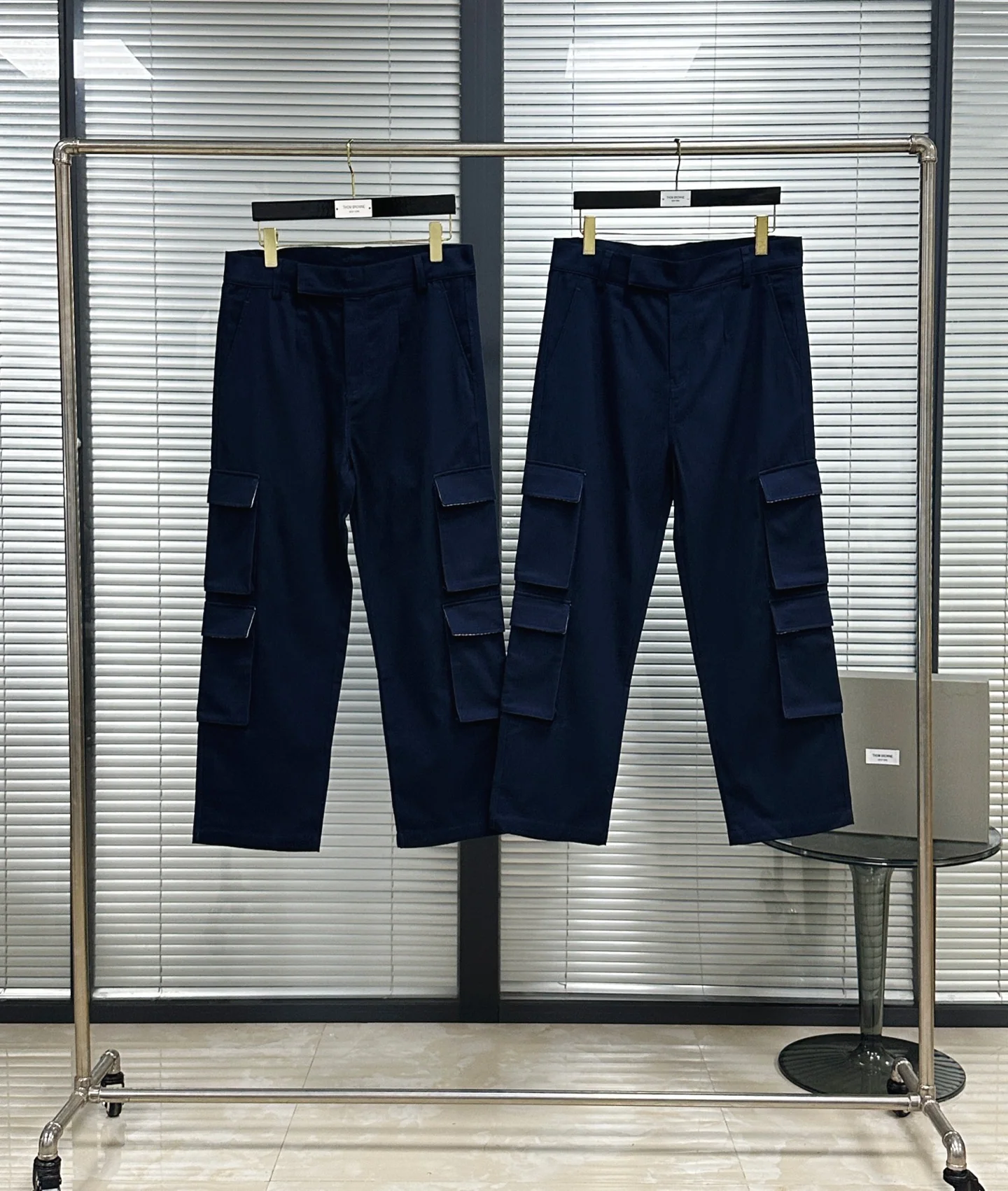 톰브라운 와이드 카고 워싱 남성 바지 레플리카 46718 Thom Browne 상세 이미지 1