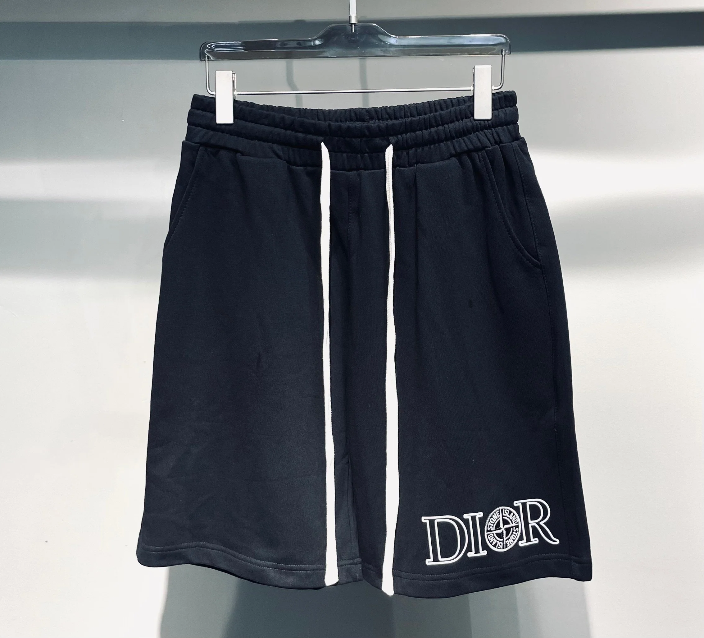스톤아일랜드 남여공용 반바지 51377 Stone Island Shorts 상세 이미지 1