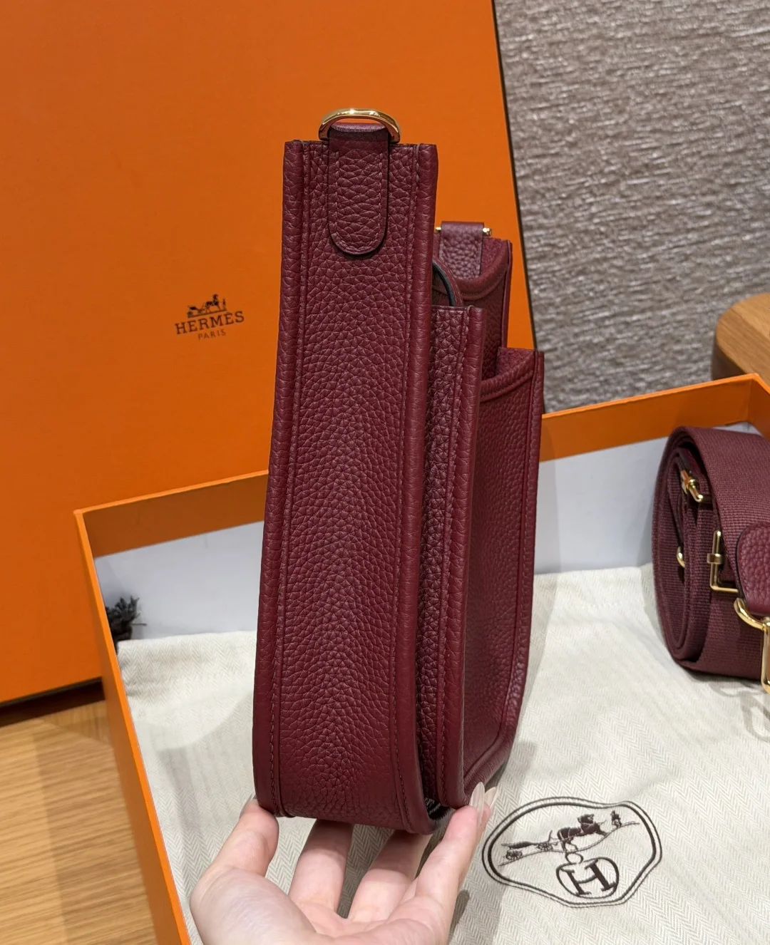 에르메스 에블린 레드 크레망스 가방 상세 이미지 3