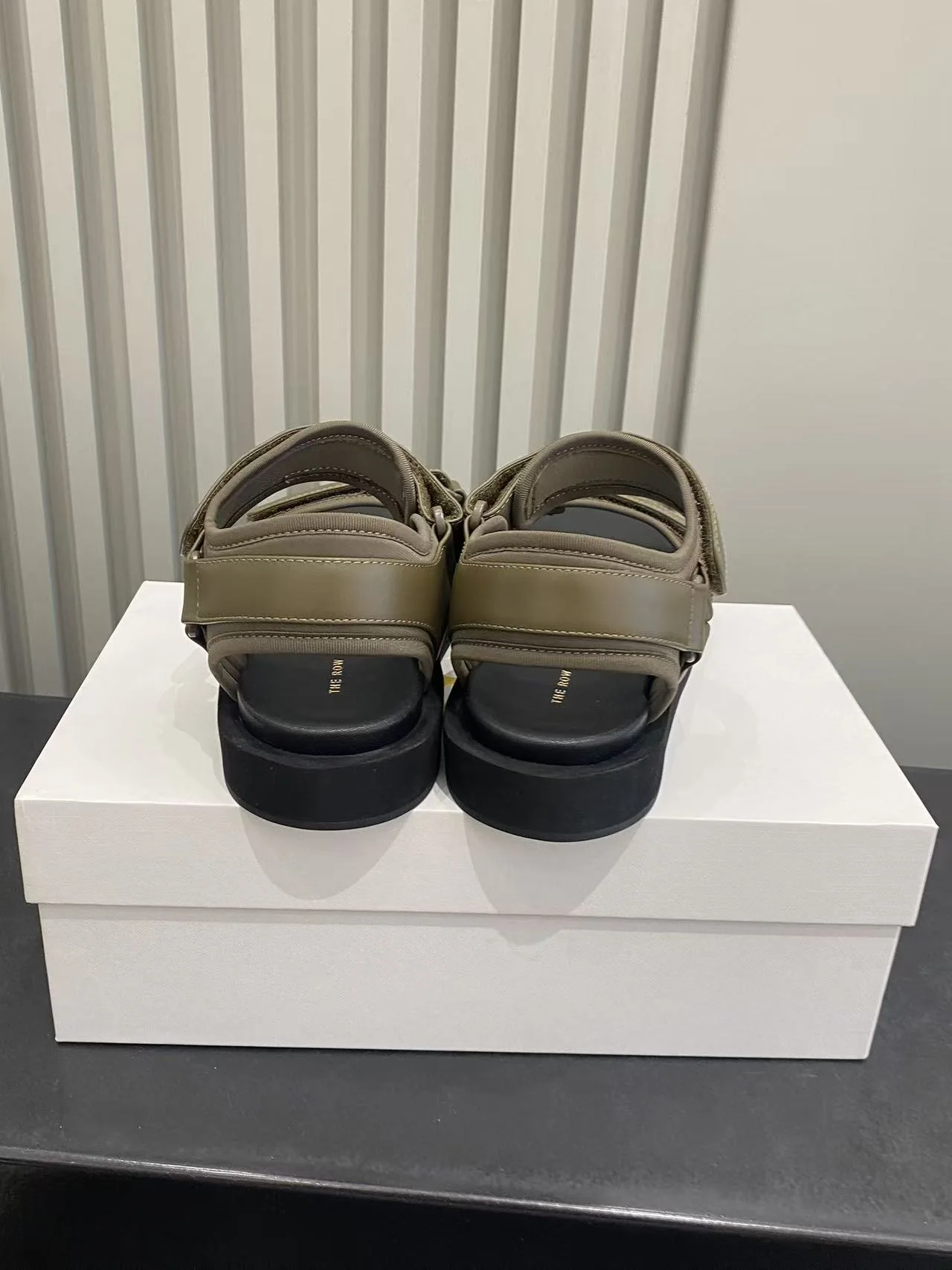 더로우 벨크로 샌달 상세 이미지 8