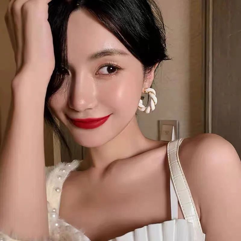 보테가베네타 가죽 후프 귀걸이 상세 이미지 2