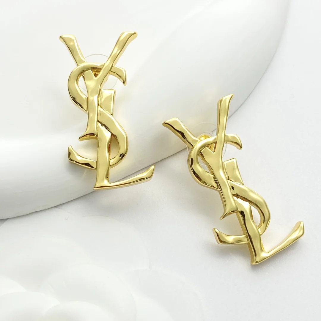 생로랑 YSL 로고 광택 귀걸이 상세 이미지 7