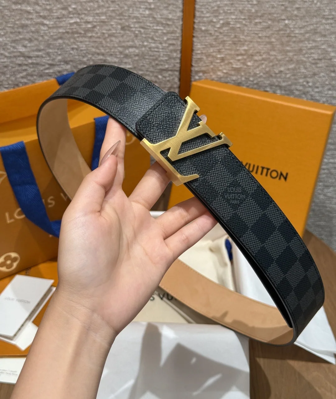 루이비통 모노그램 버클 리버서블 벨트 상세 이미지 4