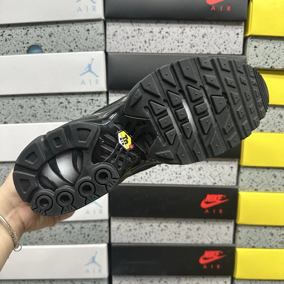나이키 [TK] 에어 맥스 플러스 604133-050 201968 Nike Air Max Plus Triple Black 상세 이미지 9