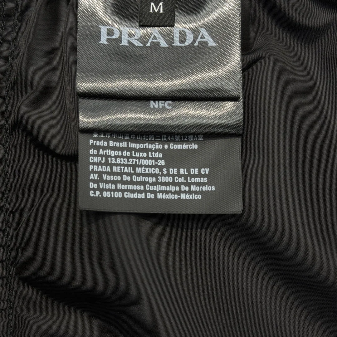 프라다 Re-Nylon 로고 집업 반바지 상세 이미지 9