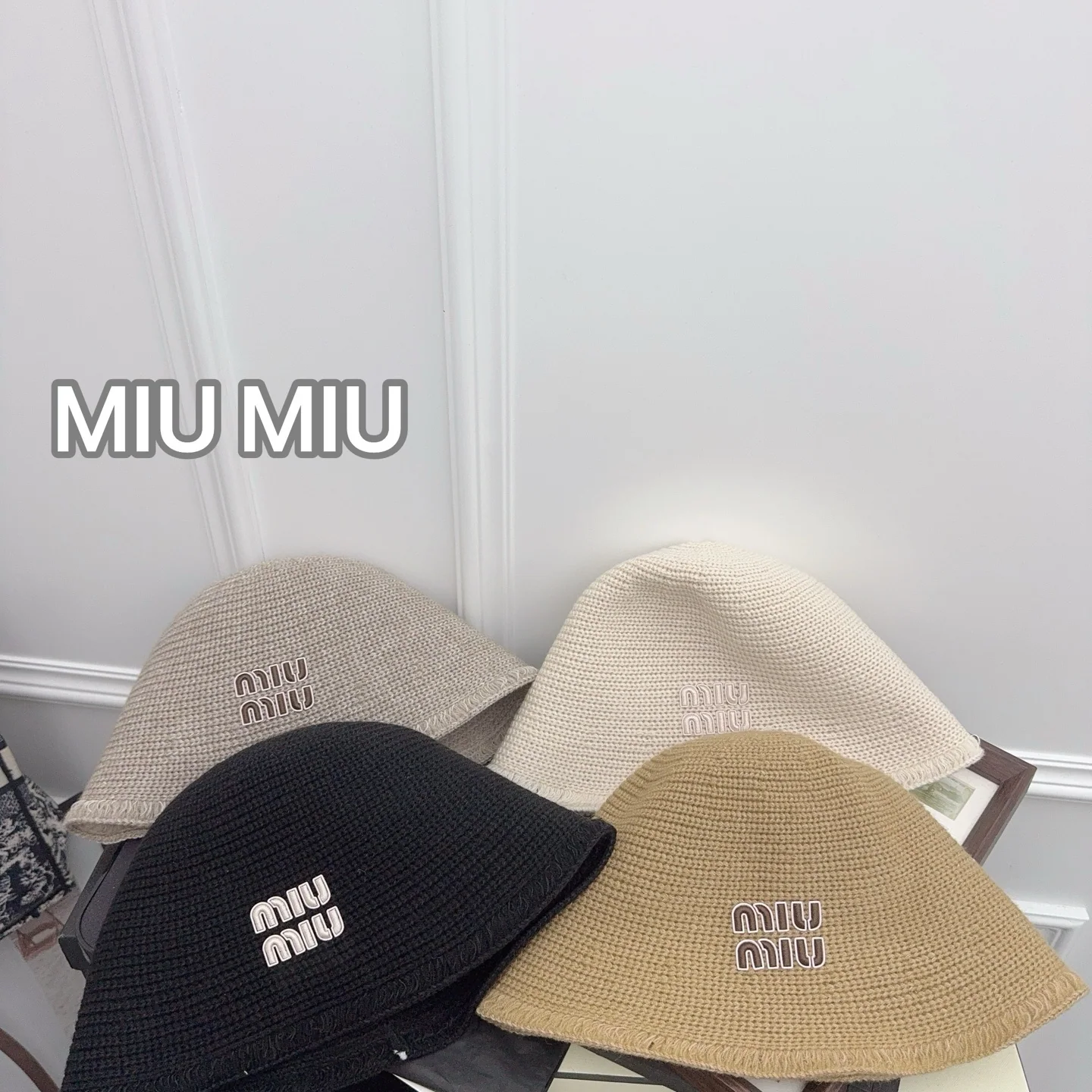 미우미우 심플 버킷햇 모자 상세 이미지 6